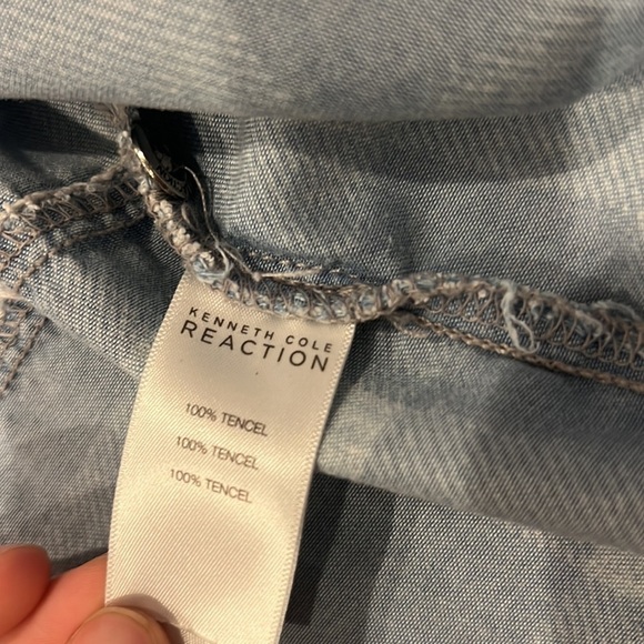 Kenneth Cole Reaction Women’s Blue Tank Top Size Small - Picture 2 of 4